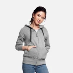 Build Your Brand || James & Nicholson || B&C -Build Your Brand || James & Nicholson || B&C elch sterne norwegen ugly christmas team santa frauen premium kapuzenjacke 1